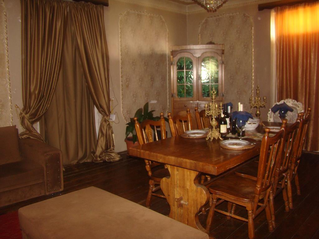 Guest House Temuri Batoemi Buitenkant foto