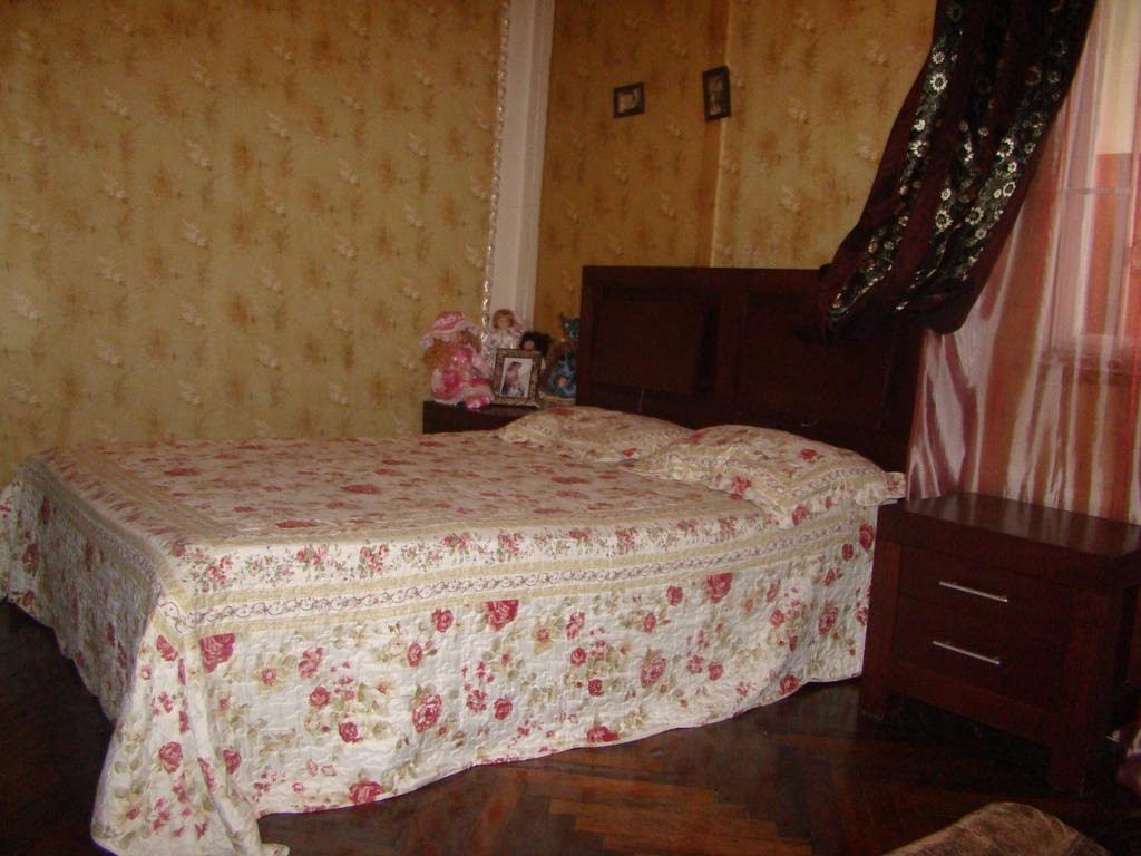 Guest House Temuri Batoemi Buitenkant foto